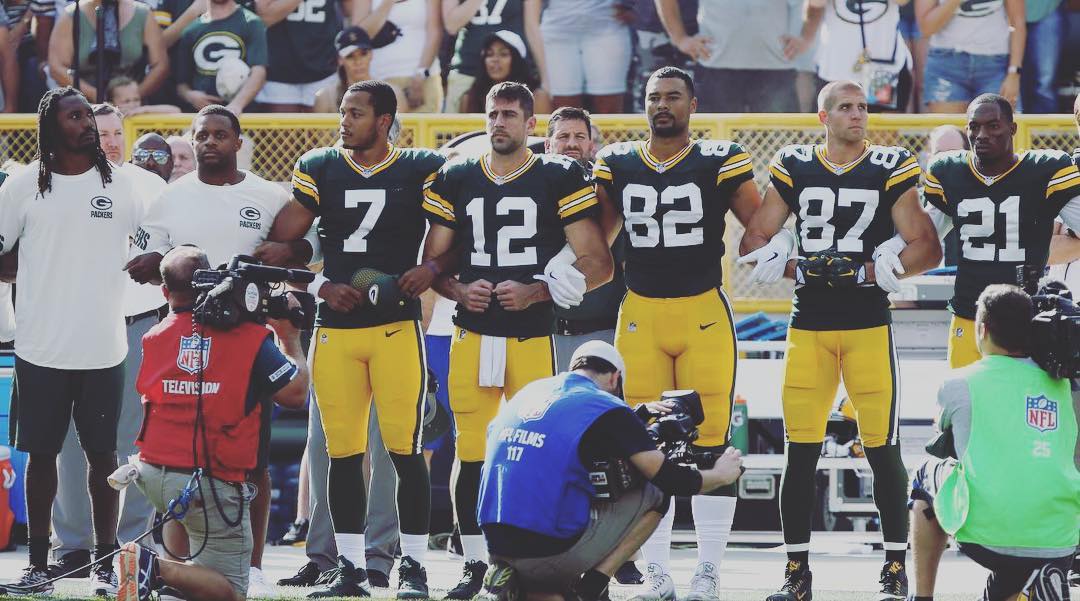 Aaron Rodgers uses Instagram post to discuss hypocrisy of kneeling
