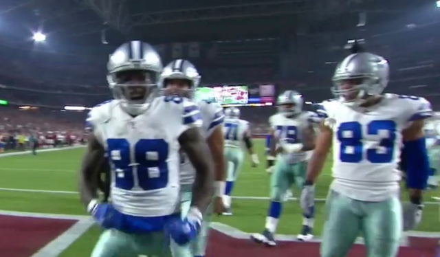 Dez Bryant carries Cardinals defenders into end zone for TD (VIDEO)