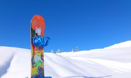 6 Must-Have Snowboarding Accessories For Beginners